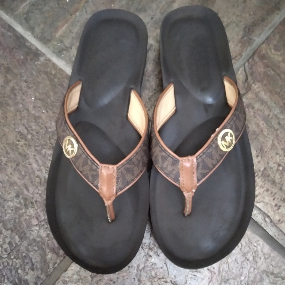 Micheal kors gauge sandals